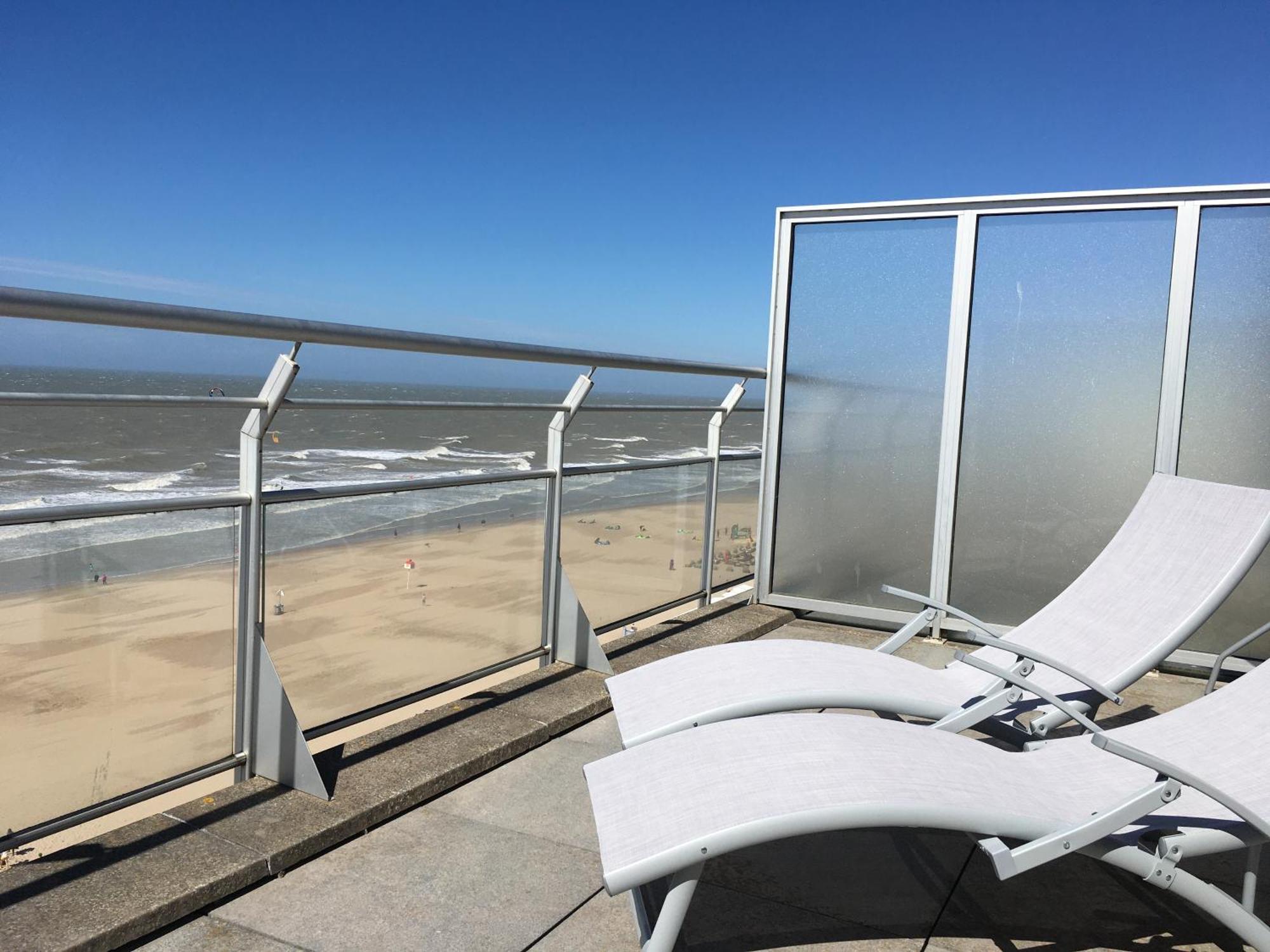 Appartamento Penthouse On The Belgian Coast With Sea & Landscape Views Wenduine Esterno foto